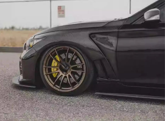 Q50 V5 Carbon Fiber Fenders Vented