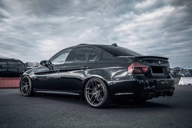 E90
